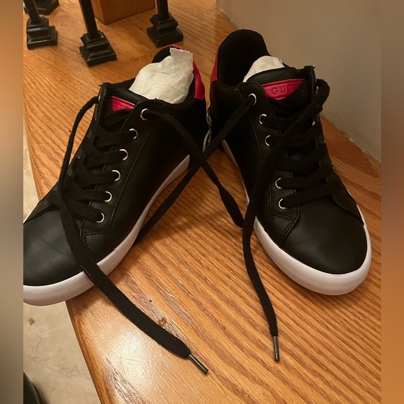 Guess Shoes Pathin5 Laceup Sneakers - Picture 5 of 5